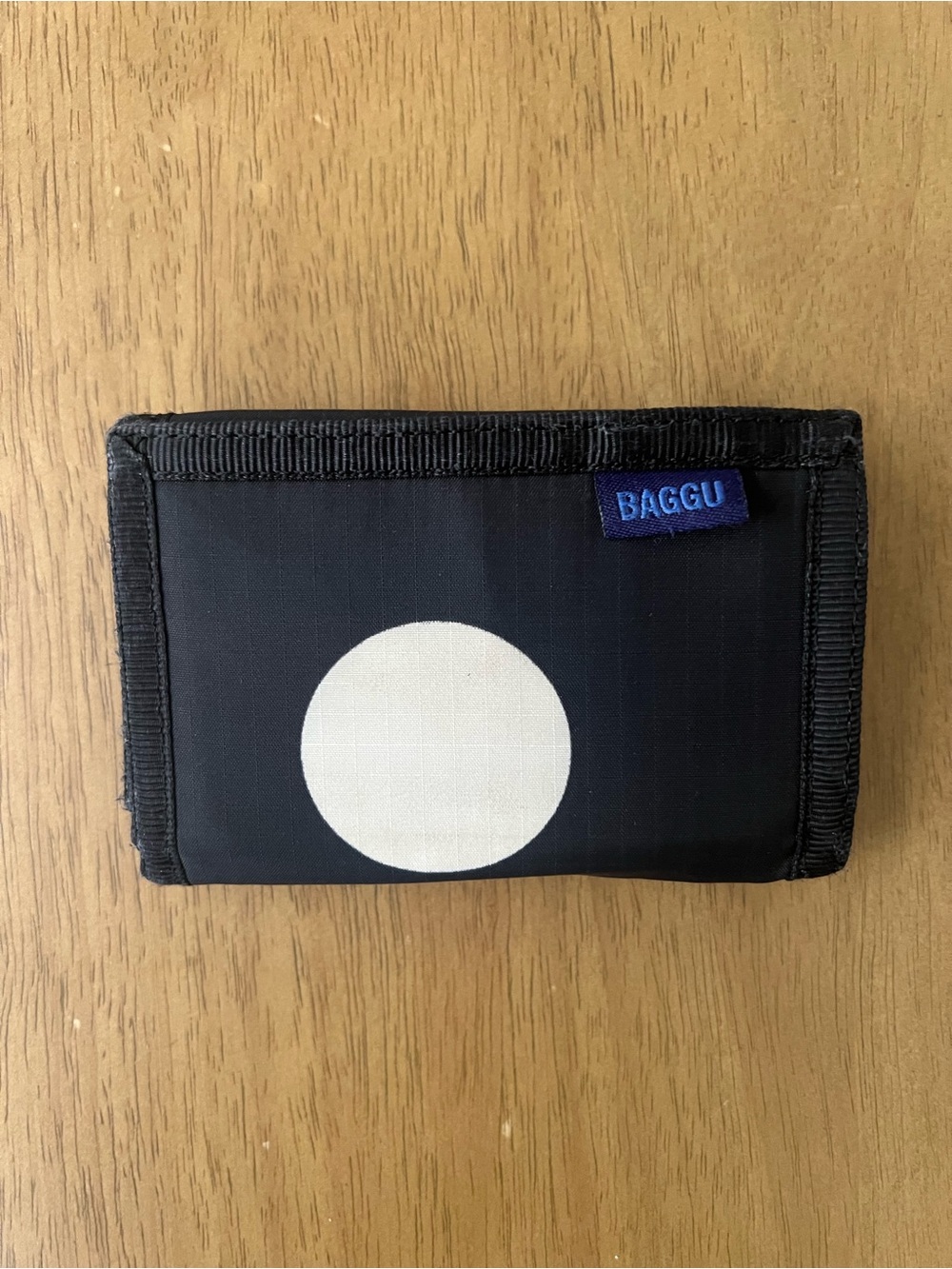 BAGGU Tuxedo Dot Nylon Velcro Wallet